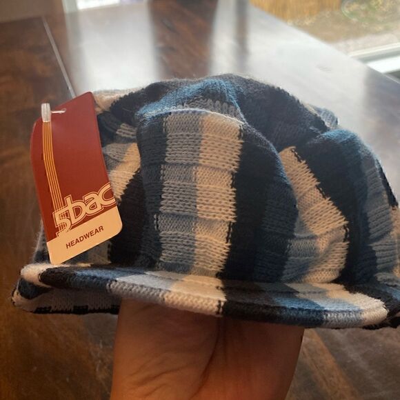 NWT Acrylic Knit Striped Visor Beanie - Picture 1 of 9